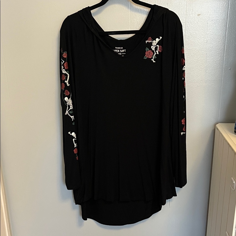 Torrid Black Long Sleeve Hooded Top with Skeleton and Rose Design